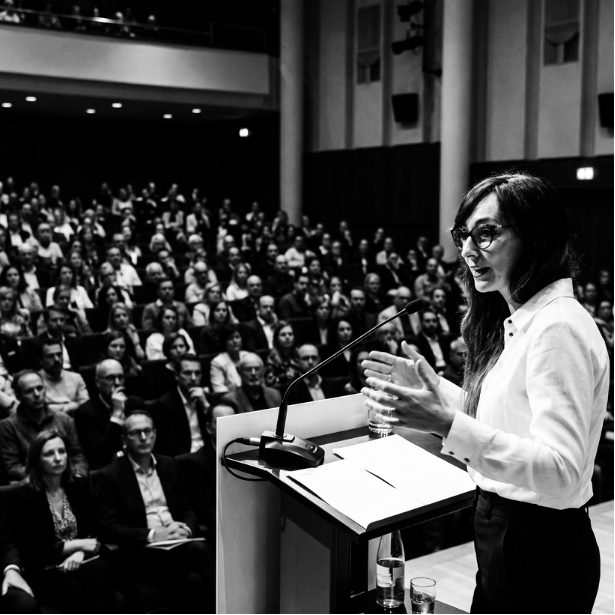 Ilaria Marubbi relatrice in un incontro pubblico